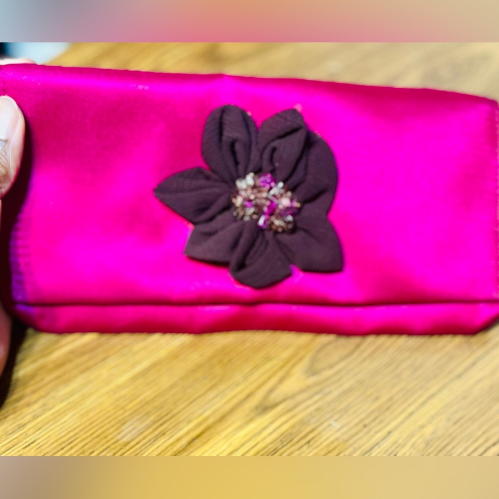 Fuchsia Clutch w/ Brown Fabric Embellished 🌸